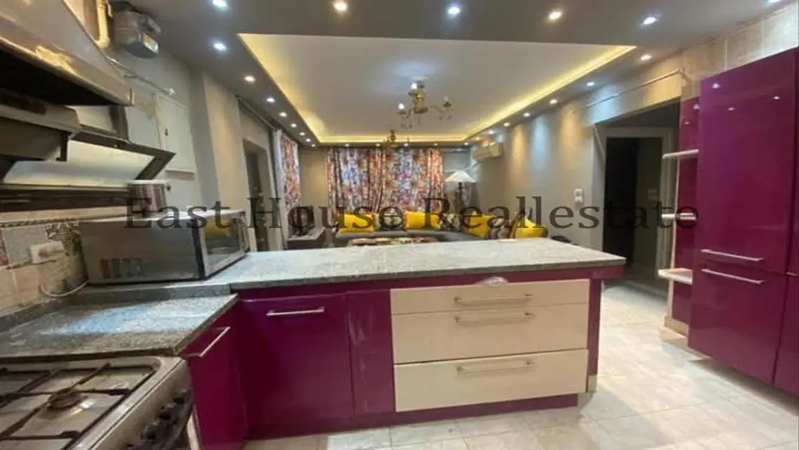 Stunning Apartment 59-40 with Central Air Conditioning and Beautiful View