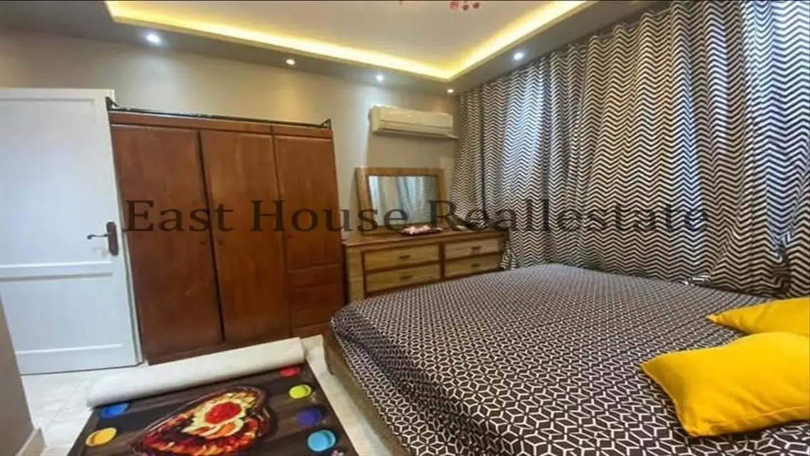Stunning Apartment 59-40 with Central Air Conditioning and Beautiful View