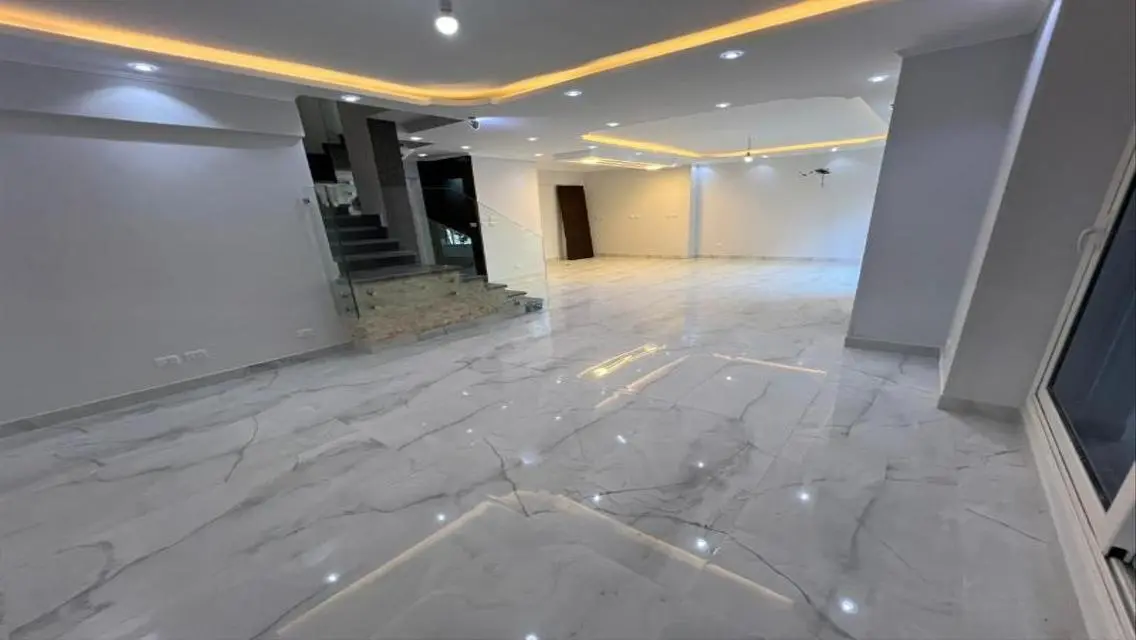 Luxury Home with Private Pool and Beautiful Garden