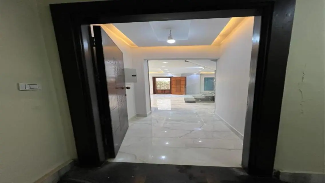 Luxury Home with Private Pool and Beautiful Garden