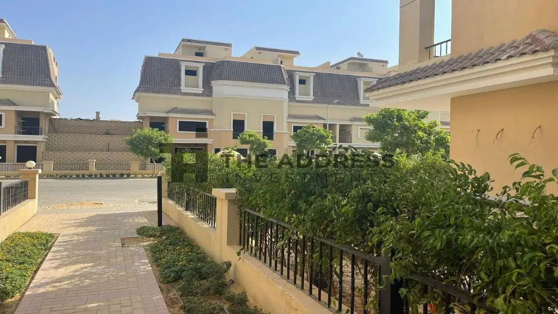 Luxury 5-Bedroom Apartment Overlooking Lakes