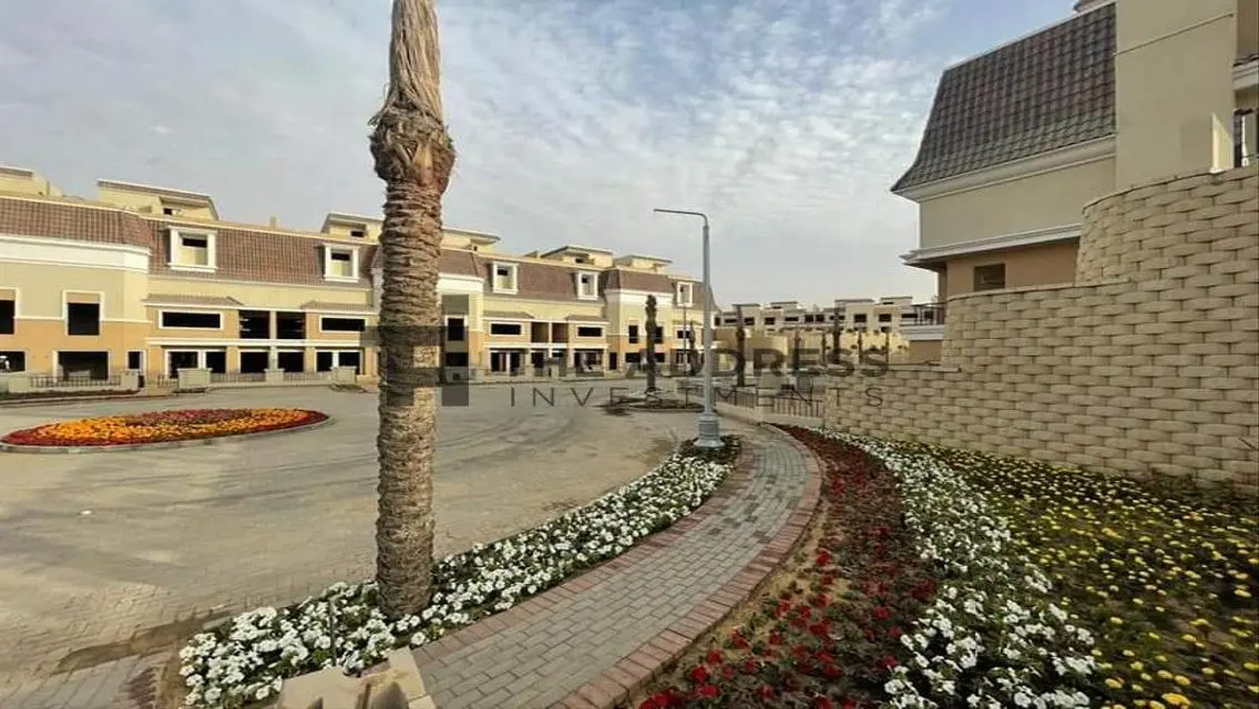 Luxury 5-Bedroom Apartment Overlooking Lakes