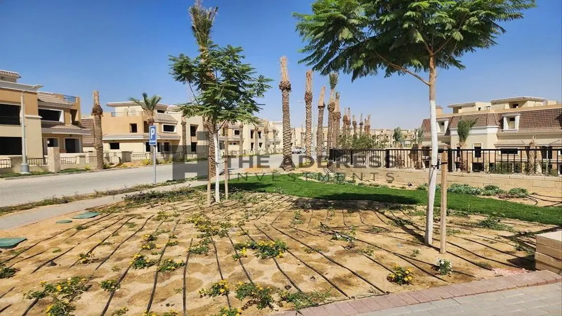 Luxury 5-Bedroom Apartment Overlooking Lakes