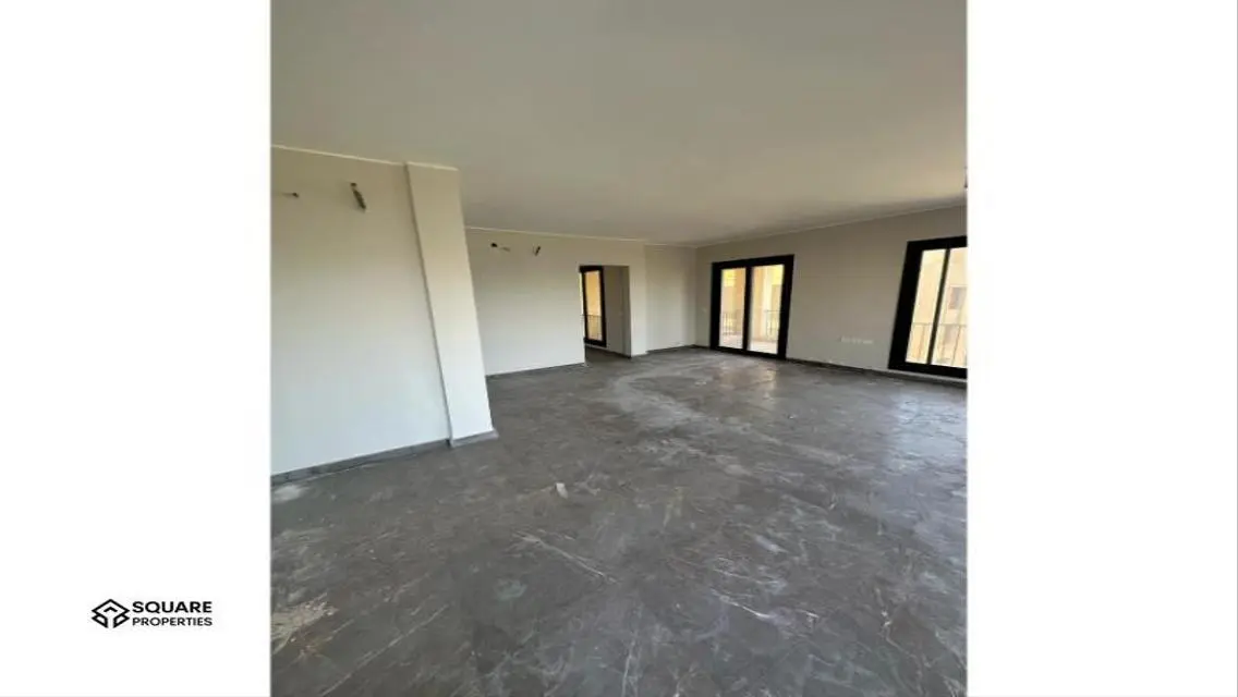 Luxury Apartment with Spacious Design