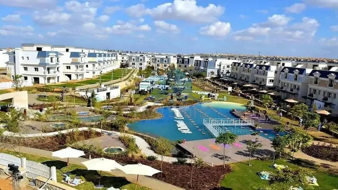 فيلا فاخرة للبيع بحديقة خاصة وميزات فريدة