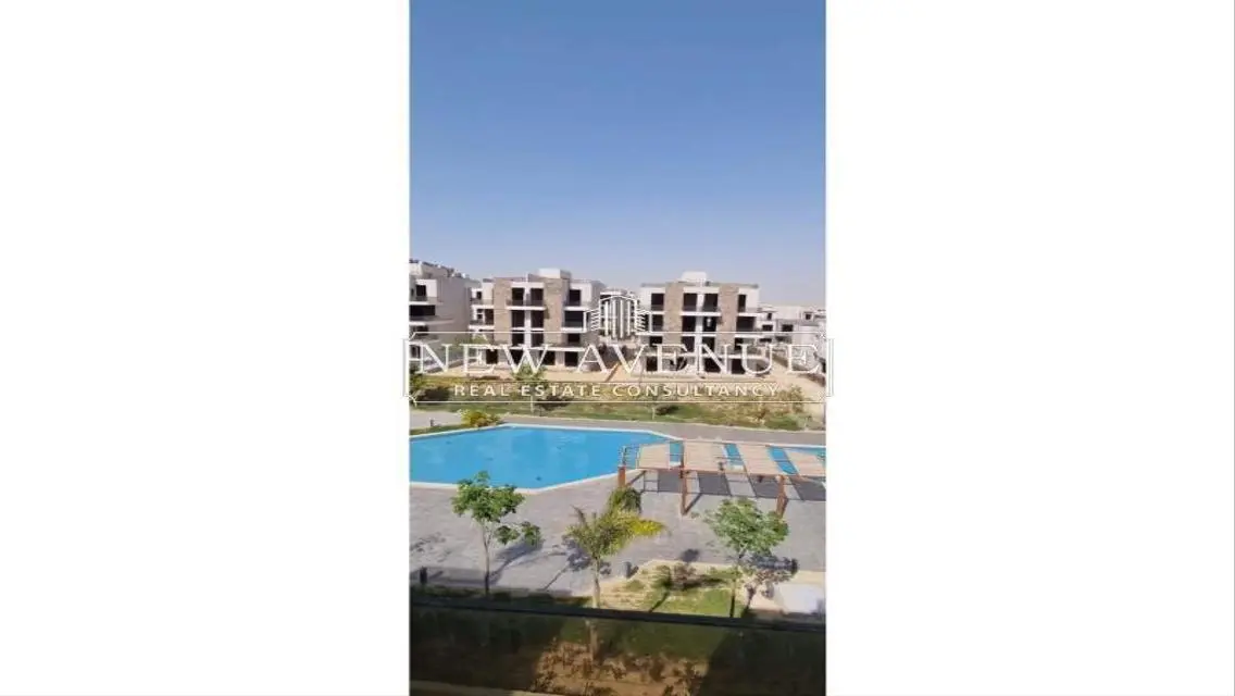 شقة فاخرة بمساحة 211 متر تطل على معلم رئيسي