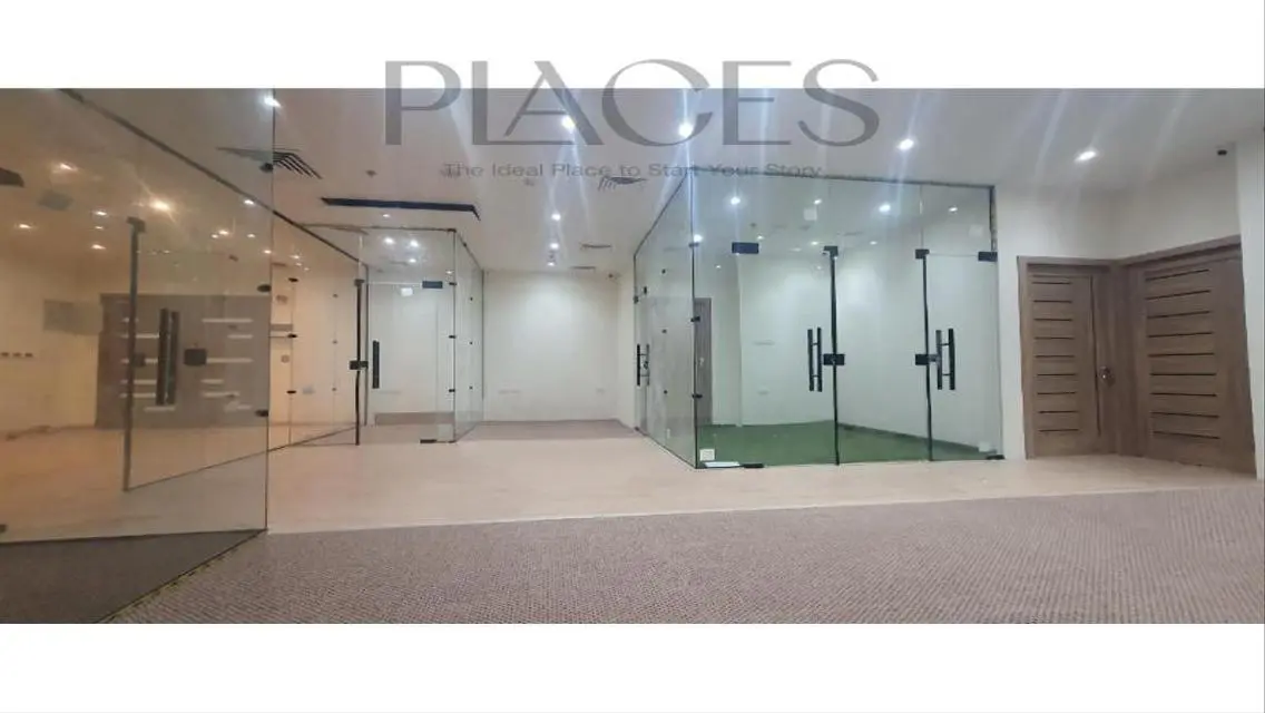 مساحة تجارية متميزة 1200 متر مع غرف اجتماعات
