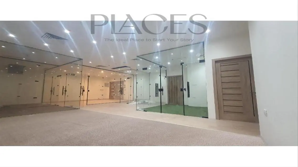 مساحة تجارية متميزة 1200 متر مع غرف اجتماعات