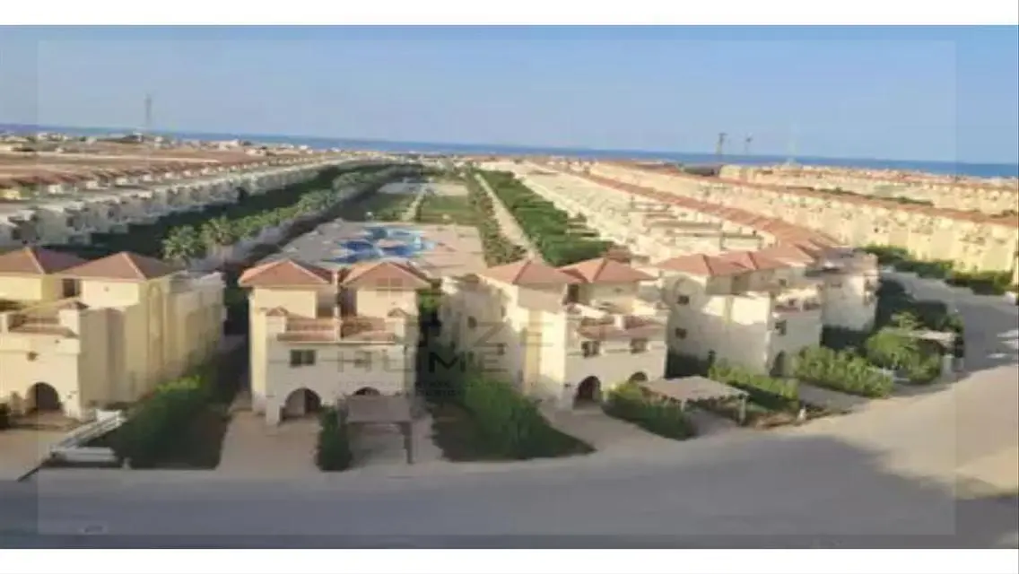 Luxury 3-Bedroom Apartment with Lake Views