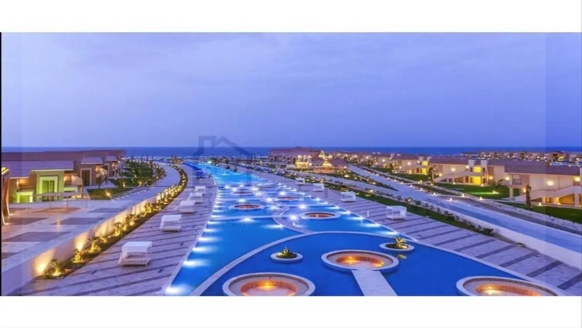 Luxury 3-Bedroom Apartment with Lake Views