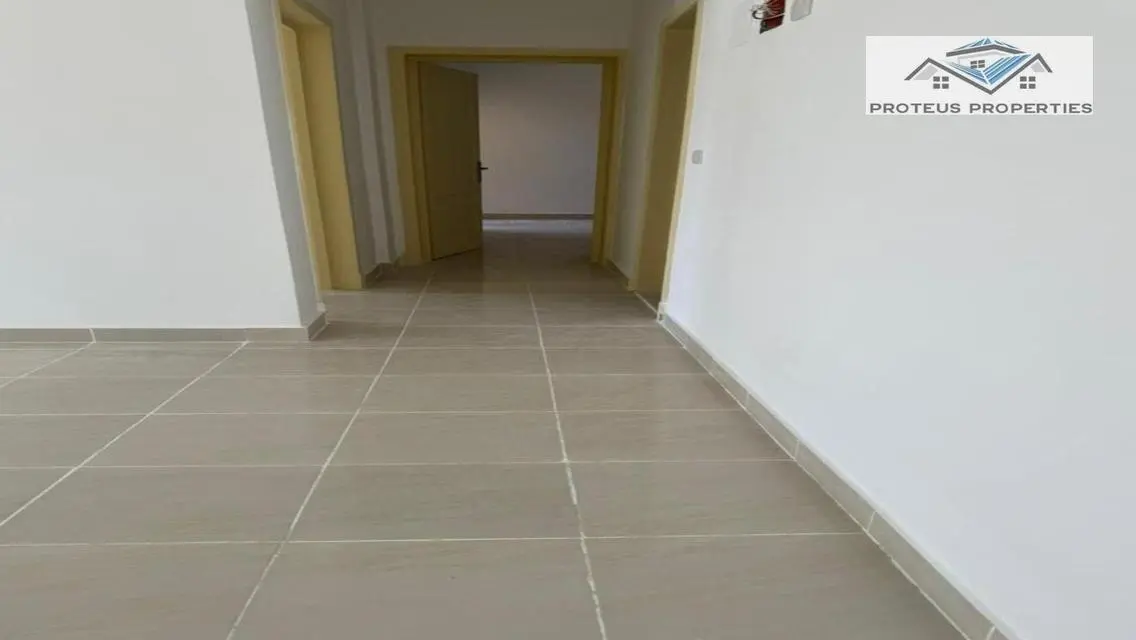 شقة فاخرة للبيع بمساحة واسعة