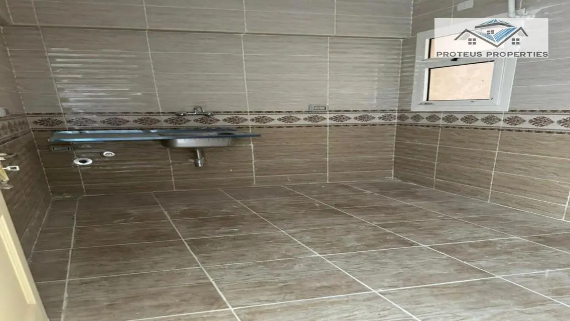 شقة فاخرة للبيع بمساحة واسعة