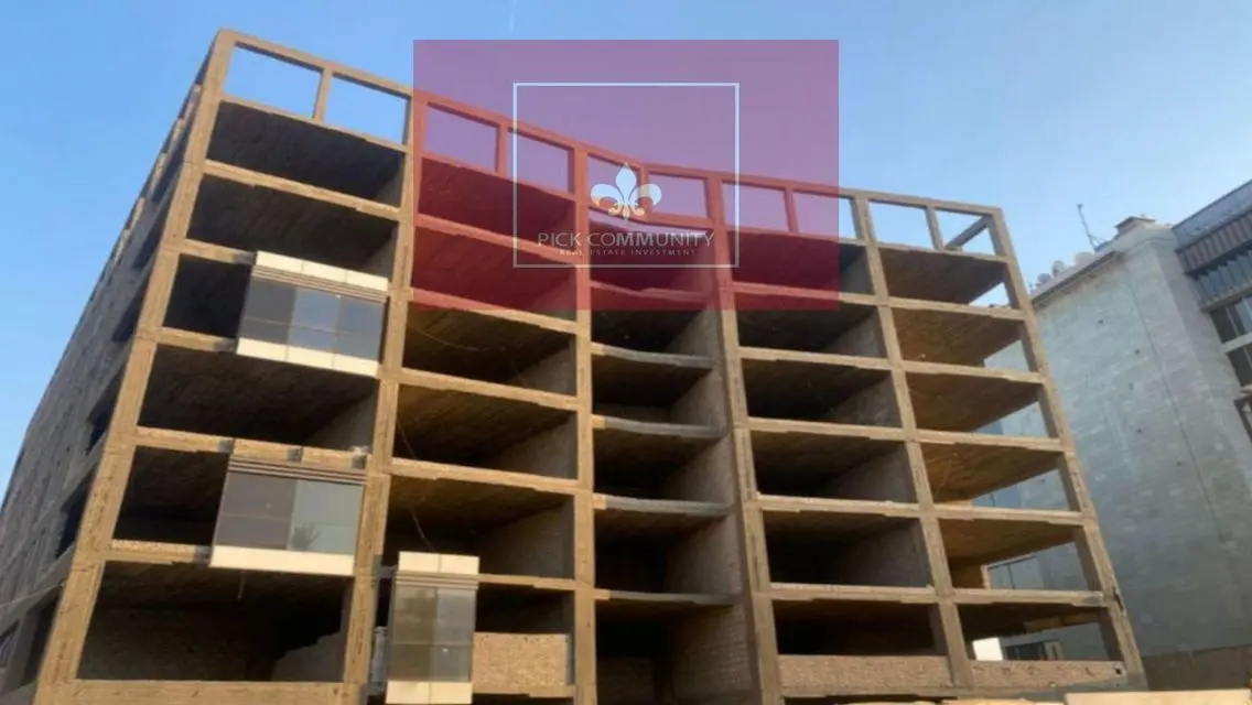 فرصة استثمارية رائعة بواجهة مميزة، 300 متر