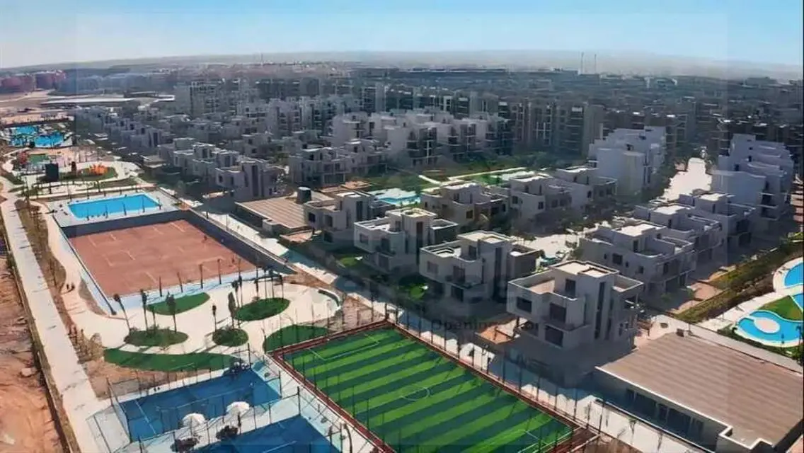 فيلا فاخرة مع إطلالة على بحيرات في سن كابيتال