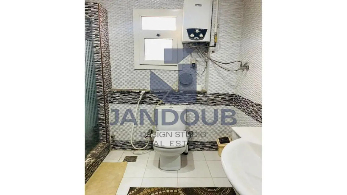 شقة فاخرة للبيع بمساحة 240 متر