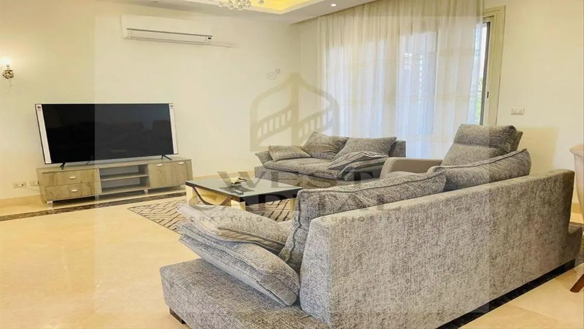 شقة فاخرة بمساحة كبيرة بسعر مناسب