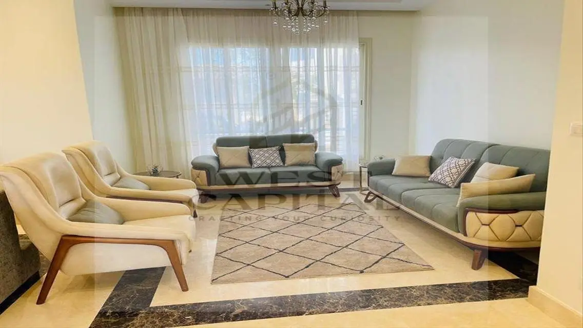 شقة فاخرة بمساحة كبيرة بسعر مناسب