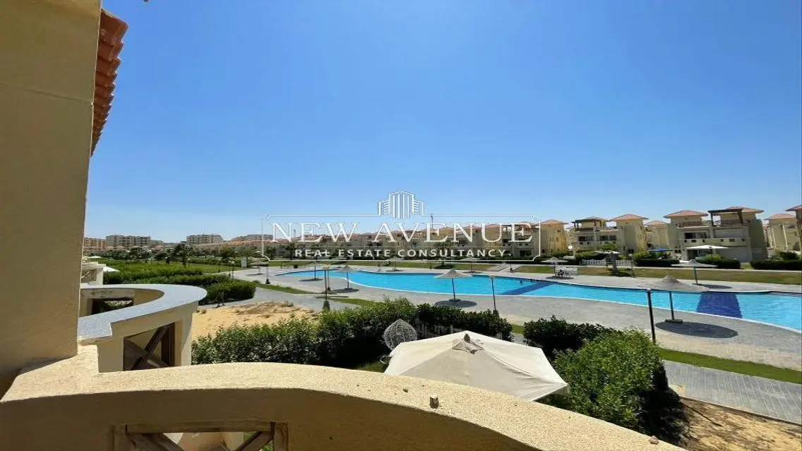 فيلا فاخرة بمساحة واسعة في قلب المدينة