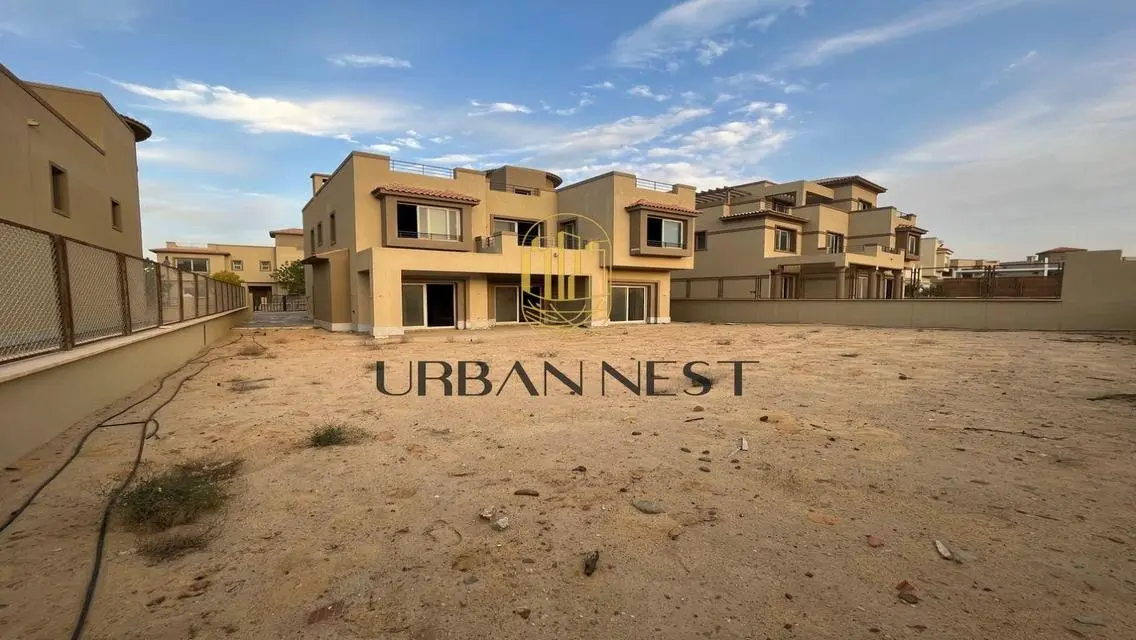 Luxury Villa with Private Garden and Shared Pool for Sale