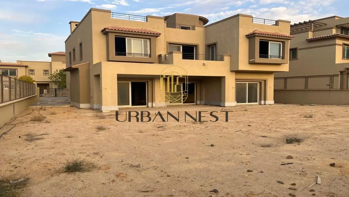 Luxury Villa with Private Garden and Shared Pool for Sale