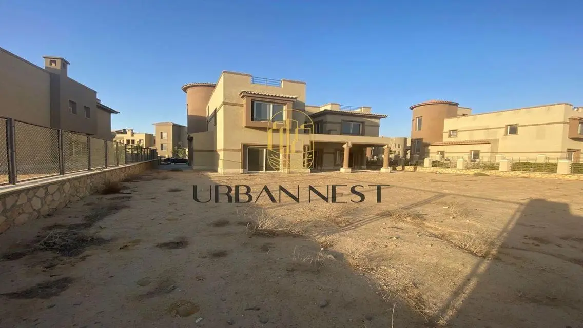 Luxury Villa with Private Garden and Shared Pool for Sale