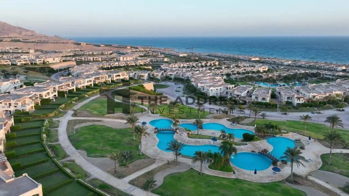Luxury Villa with 6 Bedrooms, Private Pool & Garden