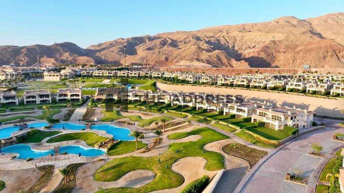 Luxury Villa with 6 Bedrooms, Private Pool & Garden