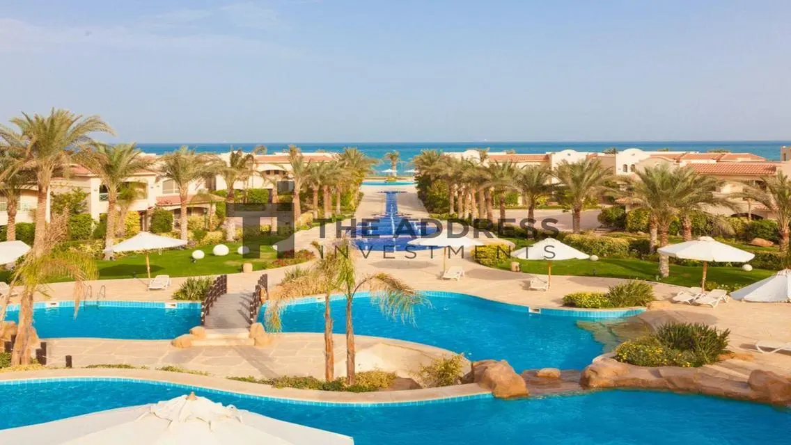 Luxury Villa with 6 Bedrooms, Private Pool & Garden