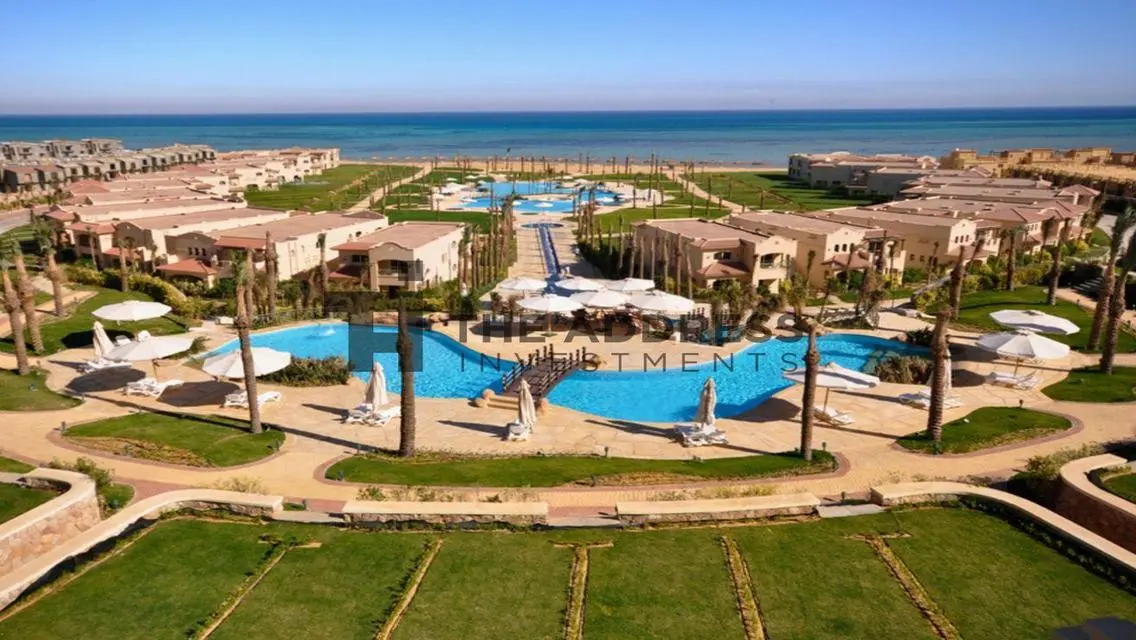 Luxury Villa with 6 Bedrooms, Private Pool & Garden