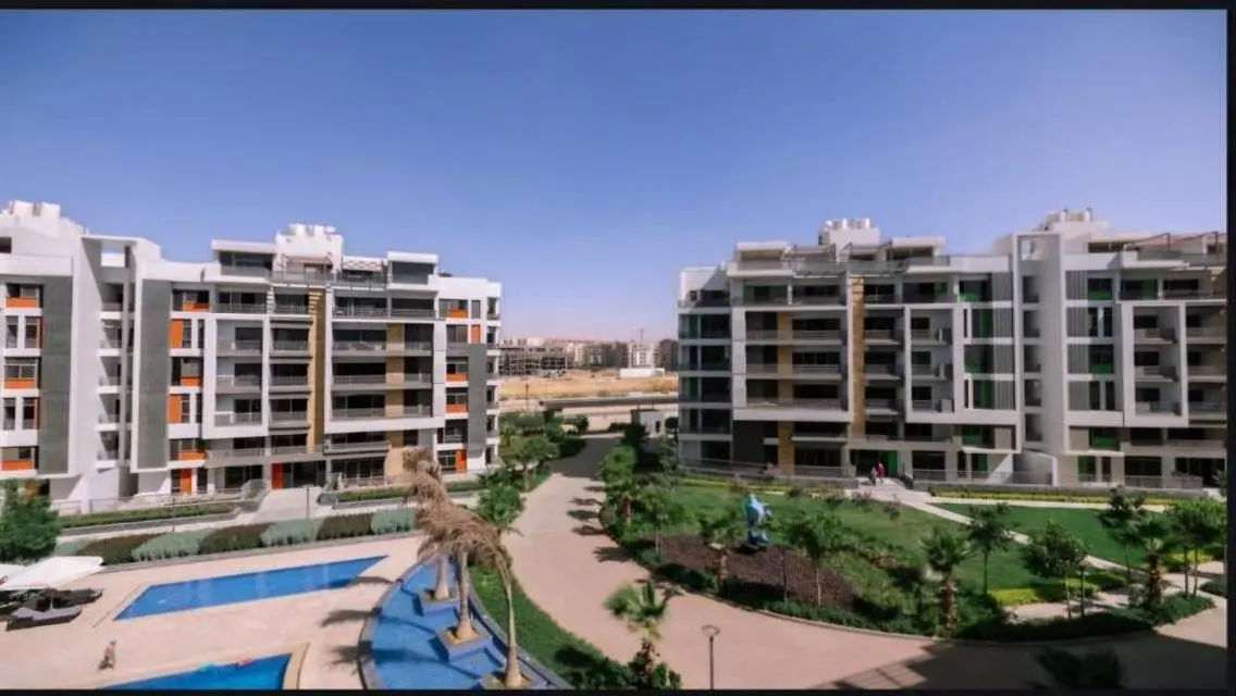 فيلا فاخرة للبيع بمساحة واسعة ومرافق ممتازة