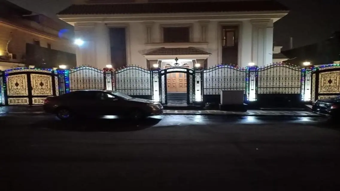 فيلا فاخرة للبيع بمسبح خاص وحديقة خاصة