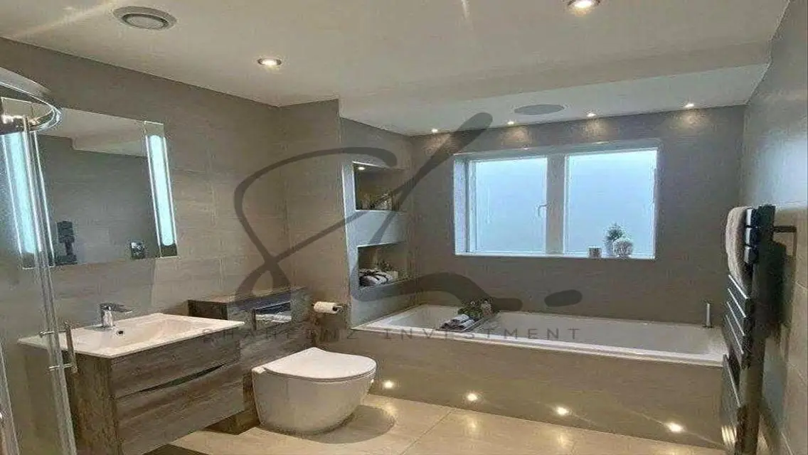 Luxury Apartment with Private Garden and Pool