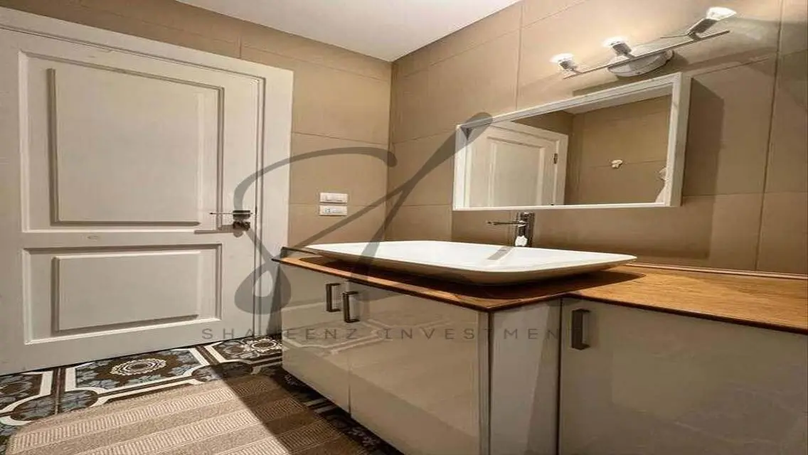 Luxury Apartment with Private Garden and Pool