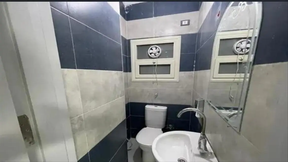Luxurious 250 sqm Apartment with 4 Bedrooms and 3 Bathrooms for 42000
