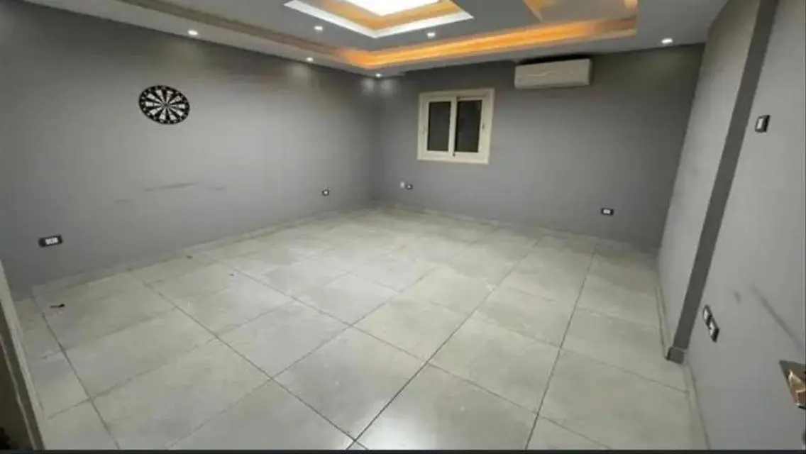 Luxurious 250 sqm Apartment with 4 Bedrooms and 3 Bathrooms for 42000