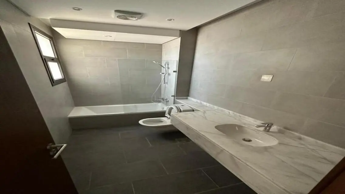 Stunning Apartment for Sale in Fatma Youssef - 165 sqm