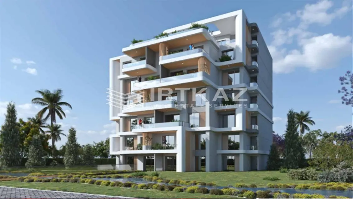 Luxury Triplex Villa Overlooking Lakes