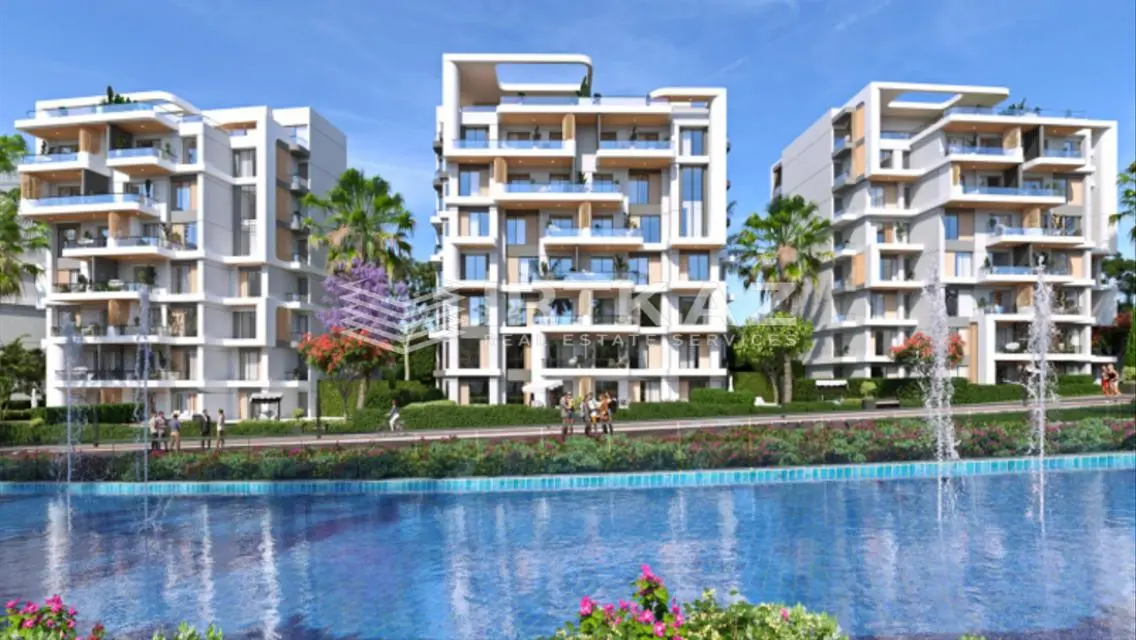 Luxury Triplex Villa Overlooking Lakes