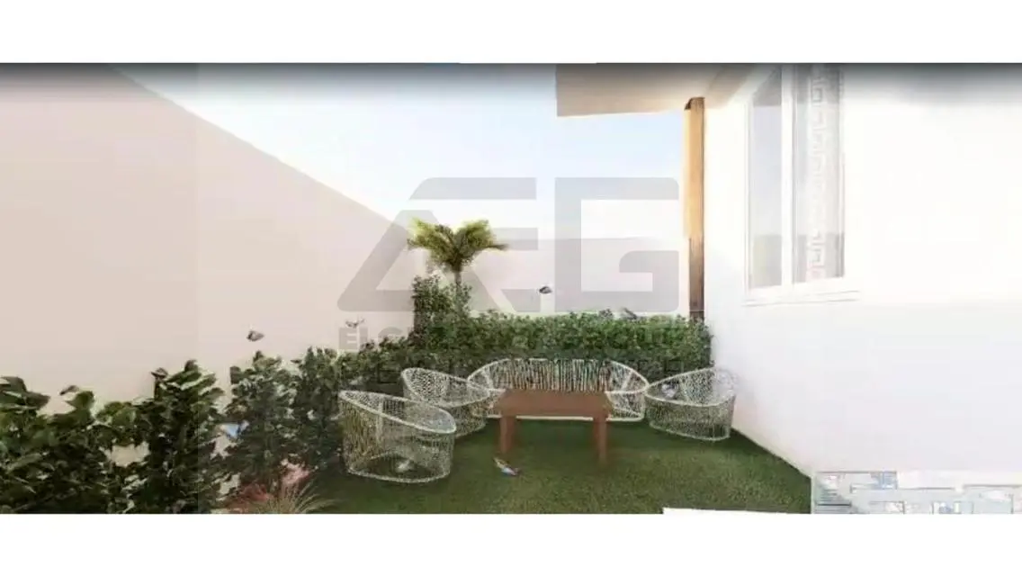 Luxurious Apartment with Spacious Area and Private Garden