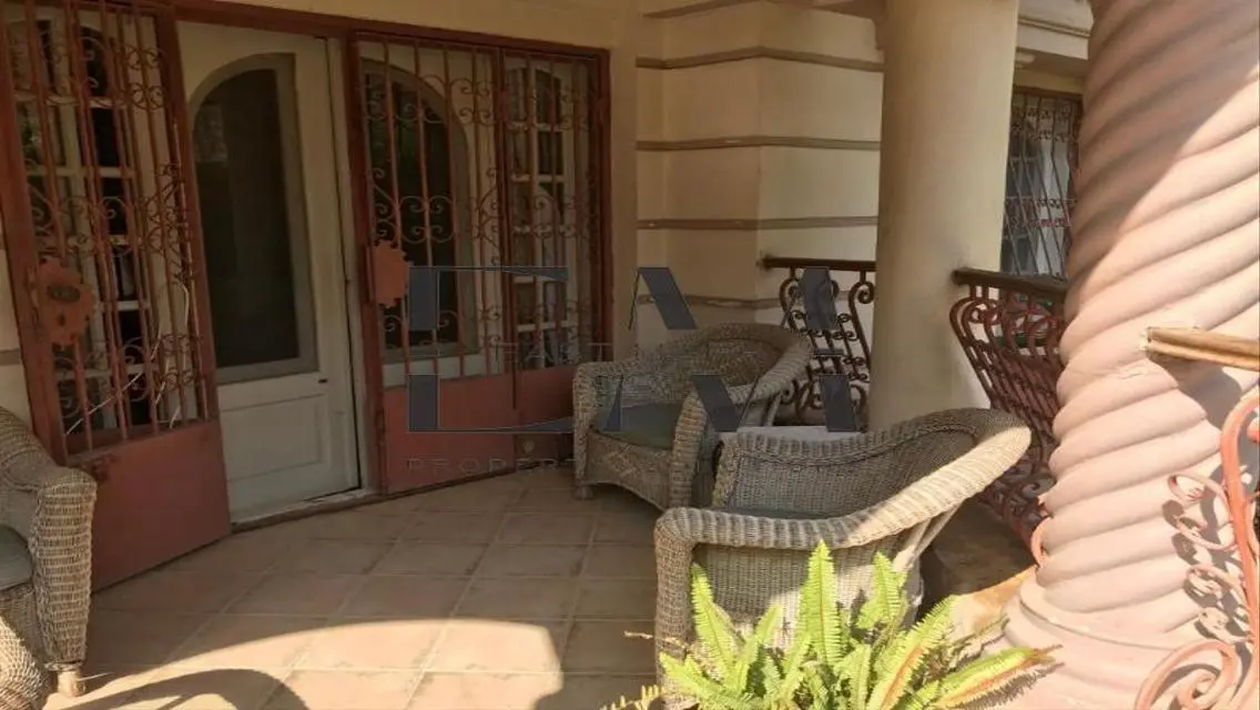 Stunning 3-Bedroom Apartment with Private Garden