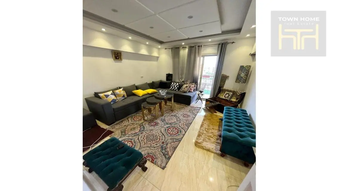 Luxury Apartment with Central Air Conditioning and Balcony