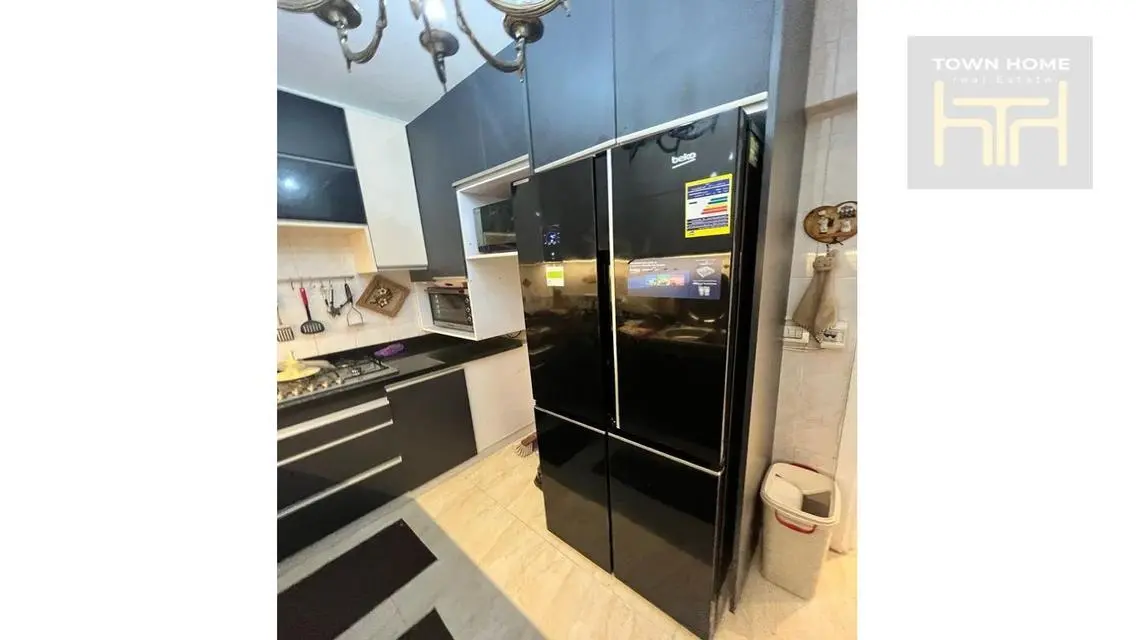 Luxury Apartment with Central Air Conditioning and Balcony