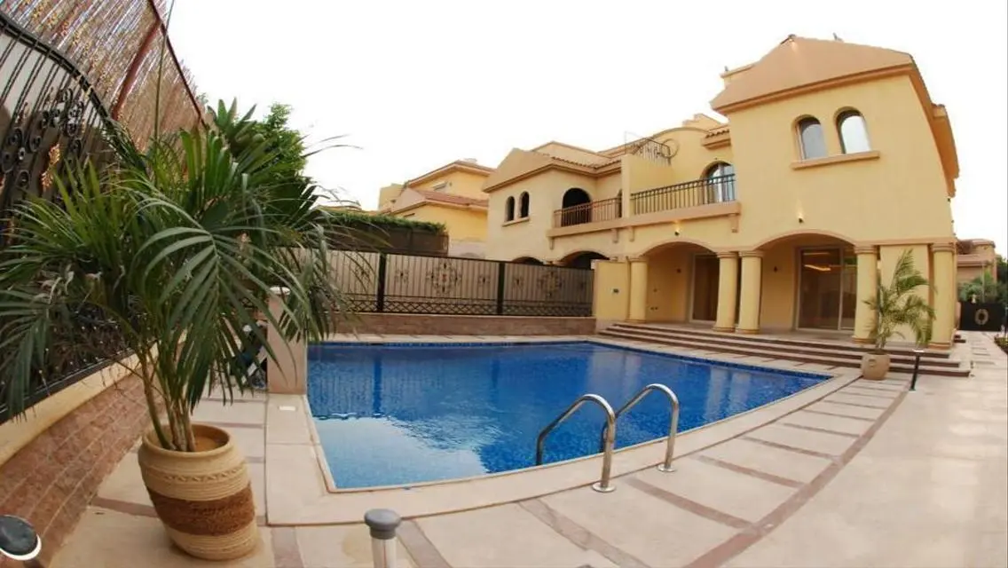 Luxury Villa with Private Garden and Pool in the Heart of the City