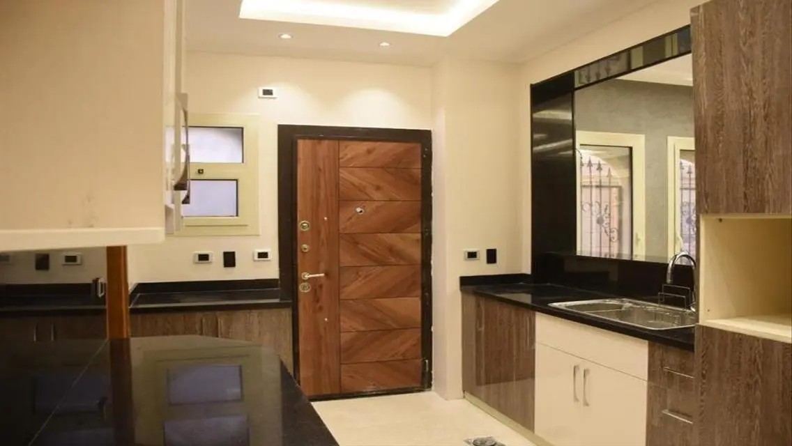 Luxury Villa with Private Garden and Pool in the Heart of the City