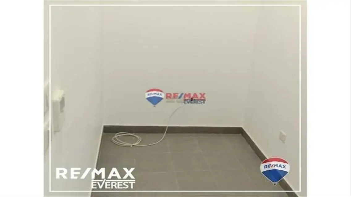 Office for Rent: 65 sqm in Prime Location