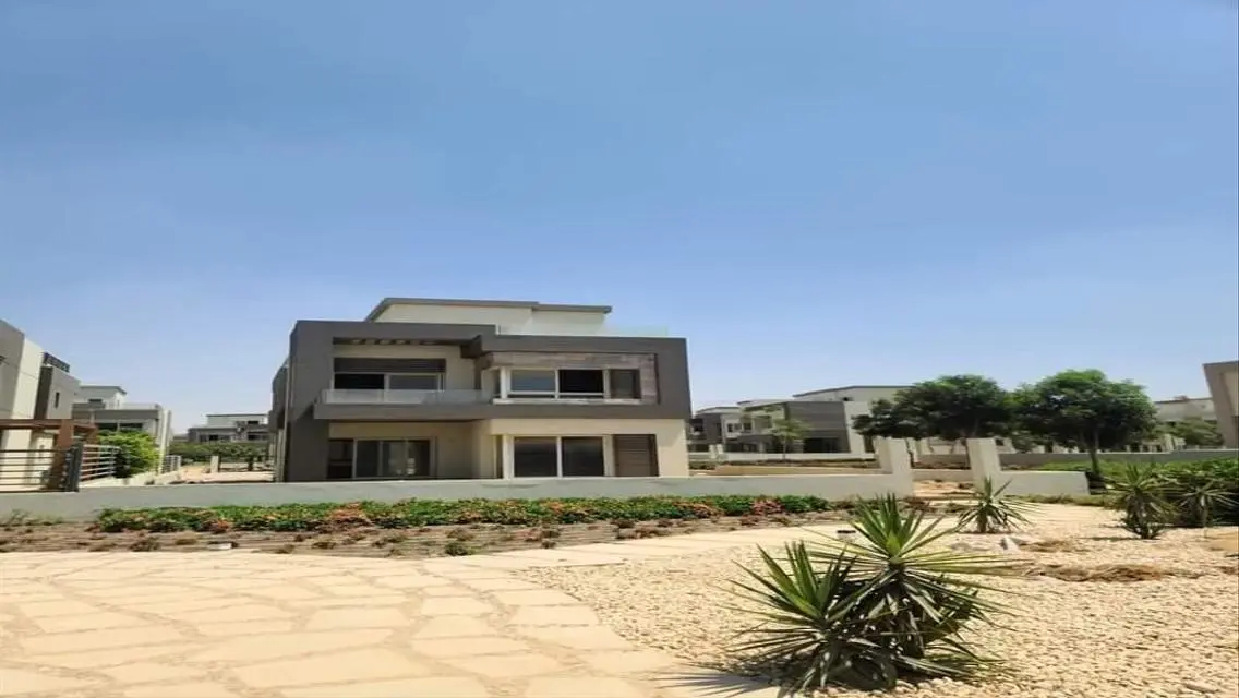 Luxury 5-Bedroom Villa - Lake View and Privacy