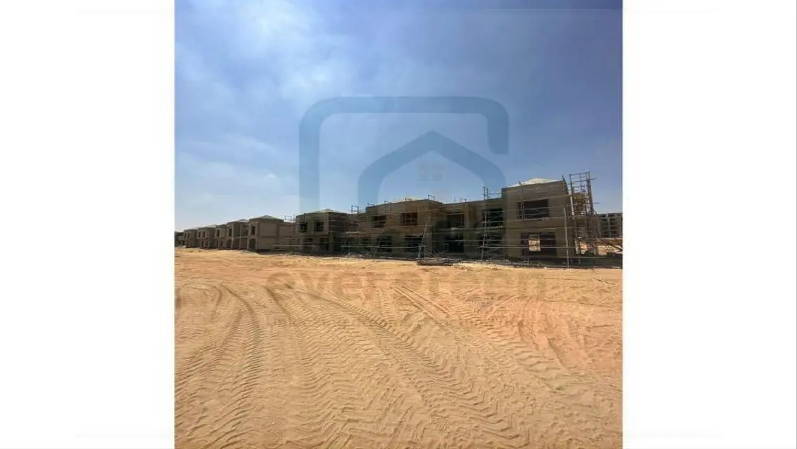 Luxury Villa in Village West