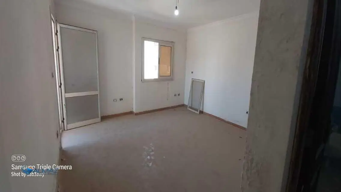 Luxury Apartment for Sale - 3 Bedrooms with Stunning Design
