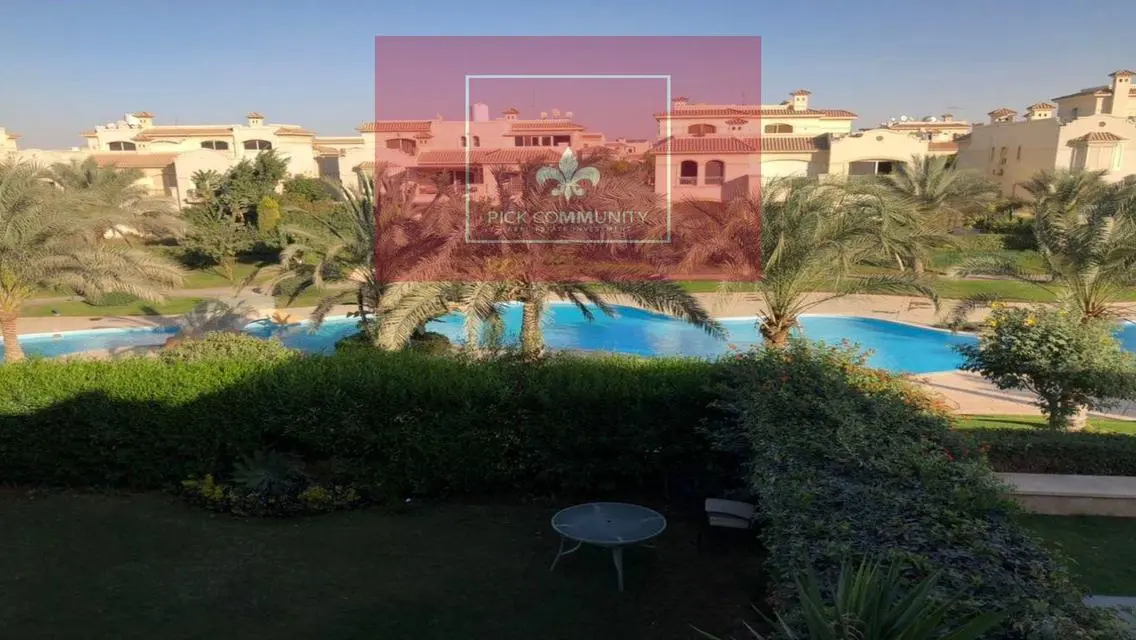 منزل فاخر مع حديقة خاصة وإطلالة رائعة
