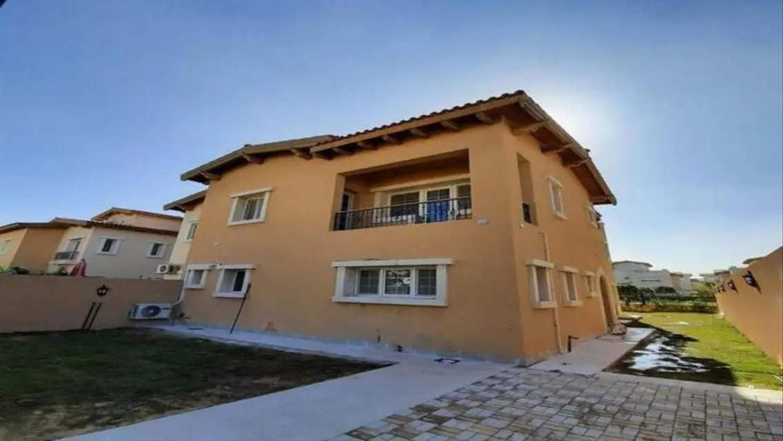 Luxurious Apartment with Private Garden and Shared Pool